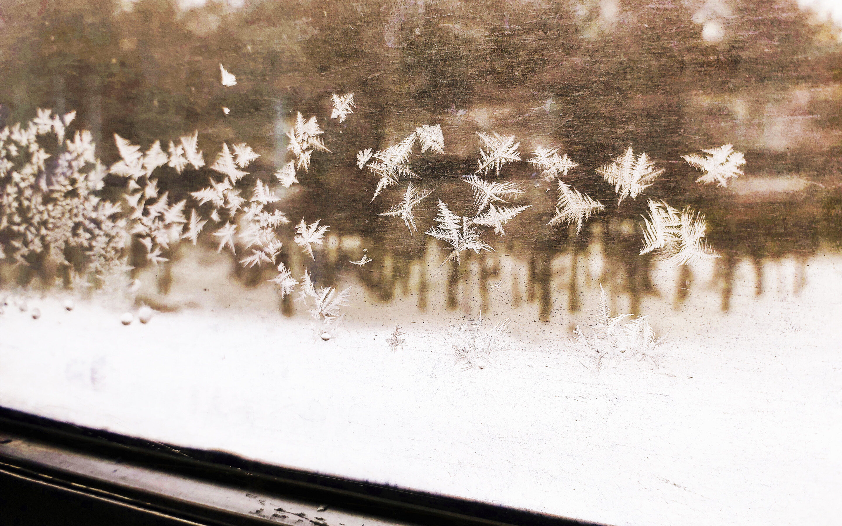 05-Alpine-Chalet-Dining-Room